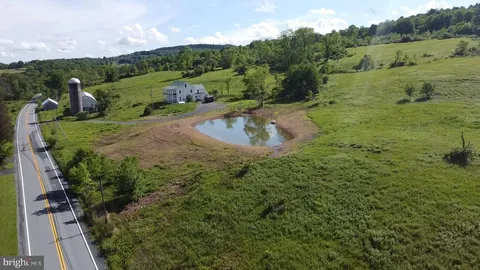 2725 Hancock Highway, Equinunk, PA 18417