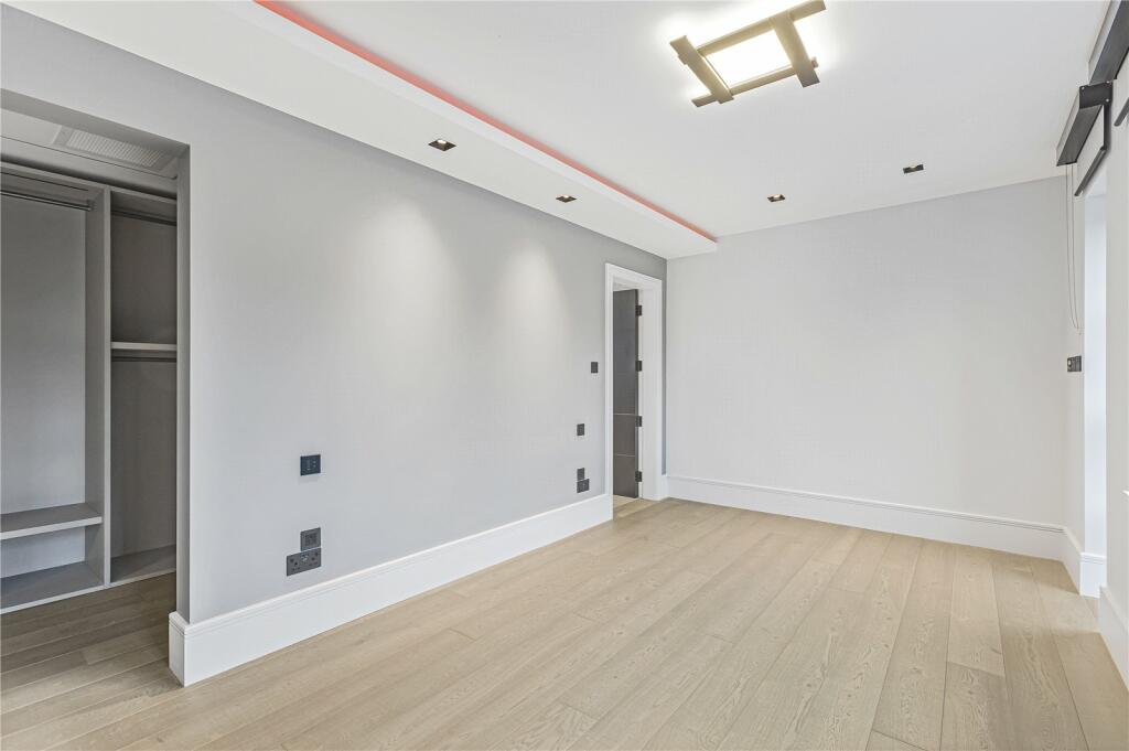 Additional image 38 of Brookmans Avenue, Brookmans Park, Hertfordshire, AL9