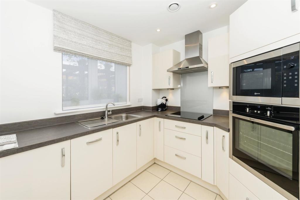 Additional image 6 of Eleanor House, 232 London Road, St Albans, Hertfordshire, AL1 1NR