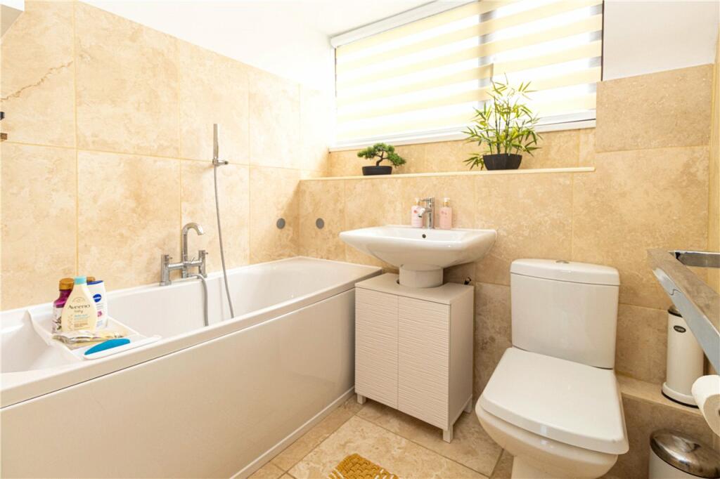 Additional image 11 of Kinsbourne Close, Harpenden, Hertfordshire, AL5