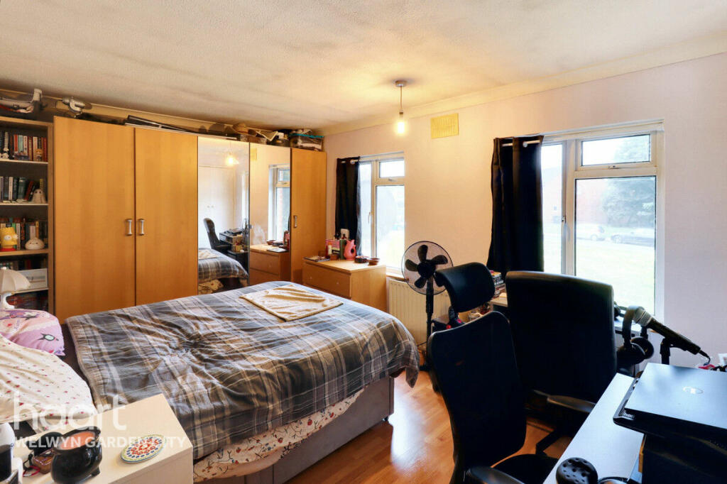 Additional image 8 of Pond Croft, Hatfield