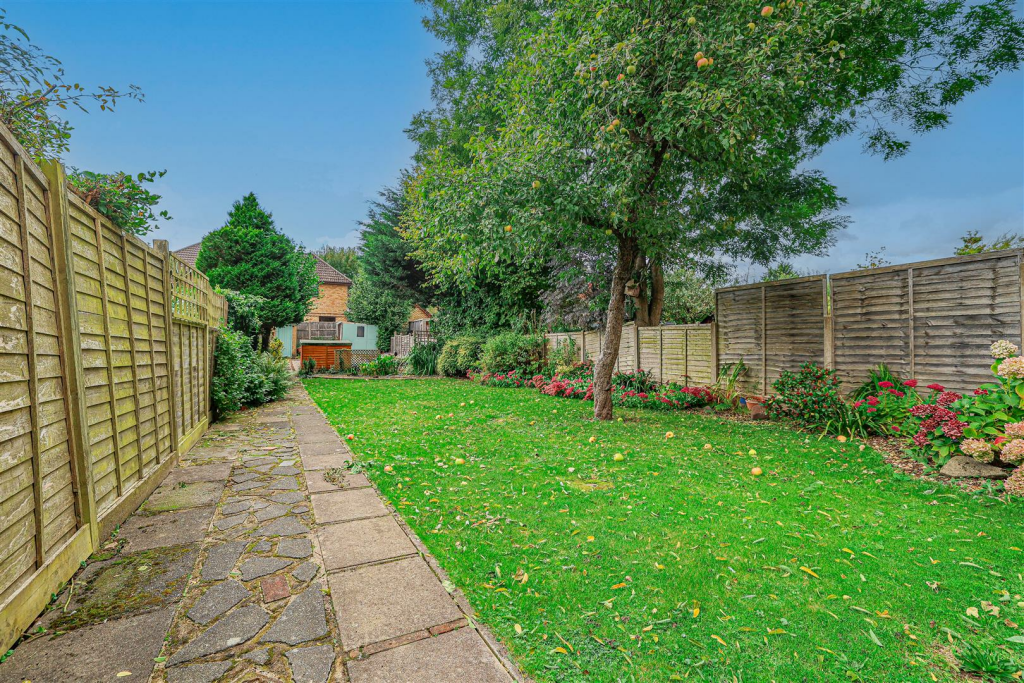 Additional image 25 of Luton Road, Harpenden, AL5