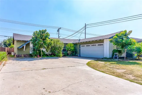 902 S Gilbuck Drive, Anaheim, CA 92802