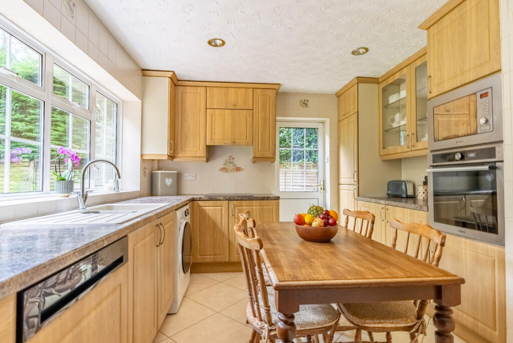 Additional image 5 of Gidian Court, Park Street Lane, Park Street, St. Albans, AL2