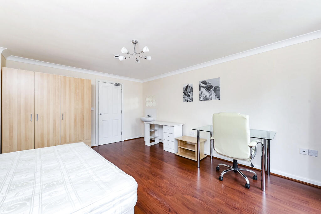 Additional image 14 of The Runway, Hatfield