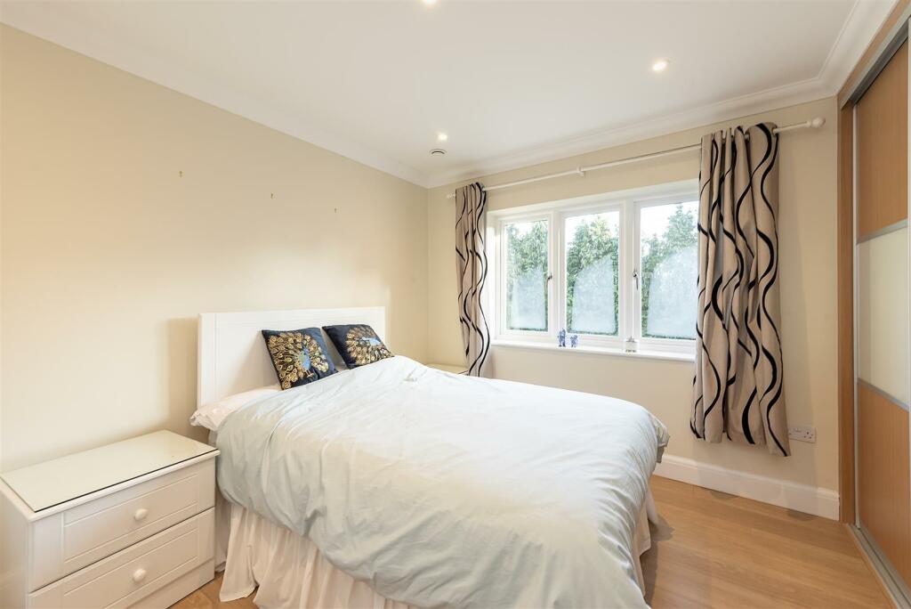 Additional image 8 of Avenue St. Nicholas, Harpenden