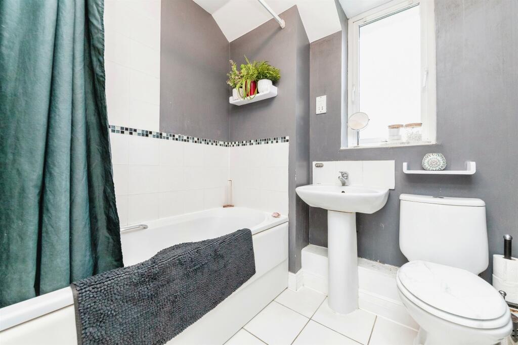 Additional image 11 of Eddington Crescent, WELWYN GARDEN CITY