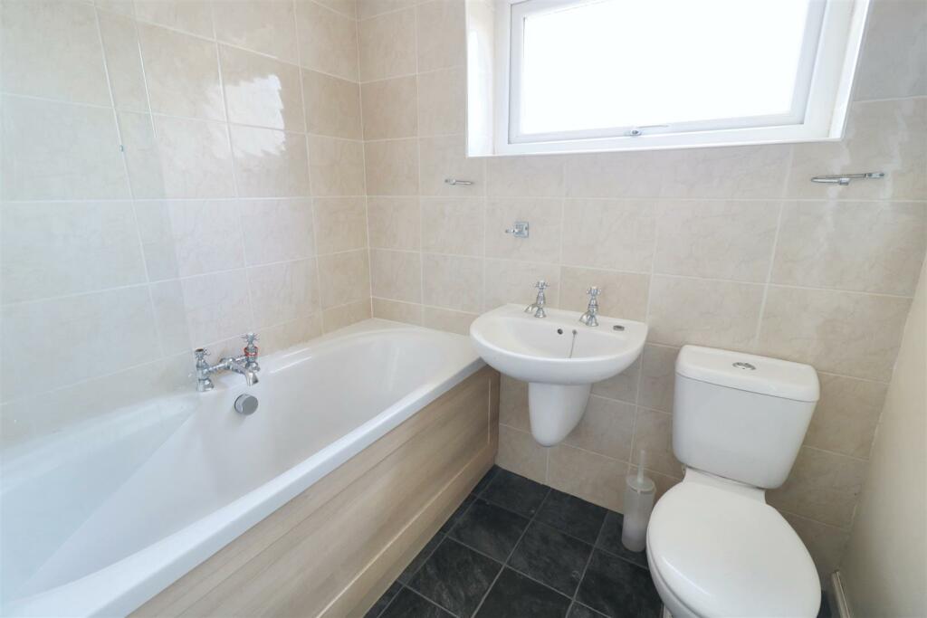 Additional image 7 of 31 Den Crescent, Keith