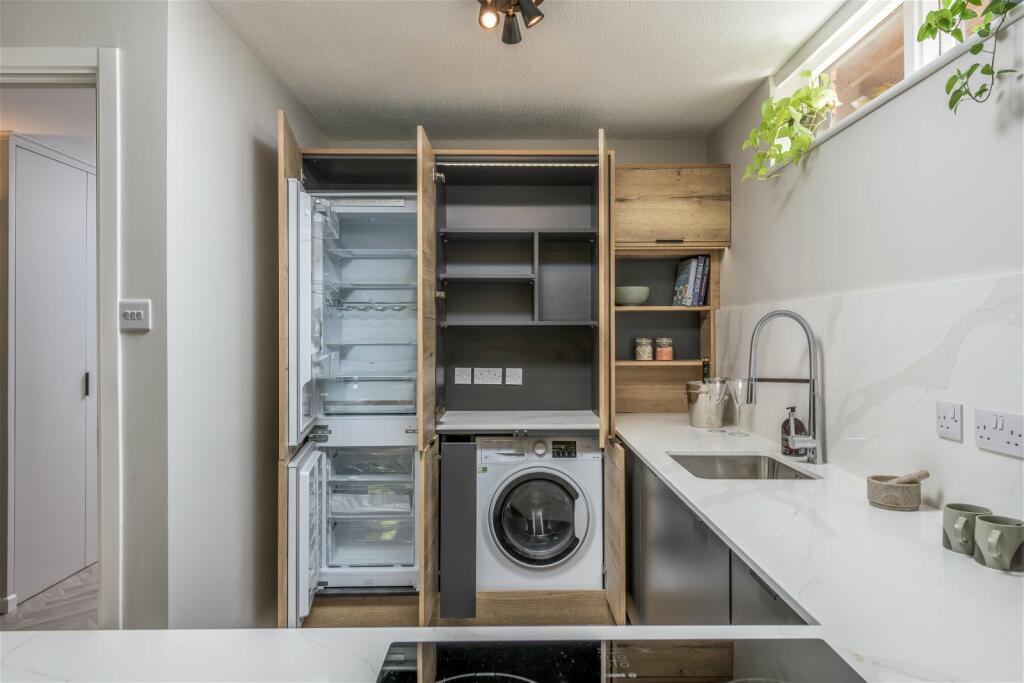 Additional image 7 of Potential to convert to a two bedroom apartment