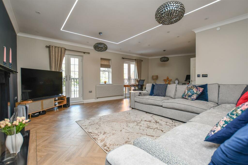 Additional image 25 of Boyes Crescent, Napsbury Park, St Albans