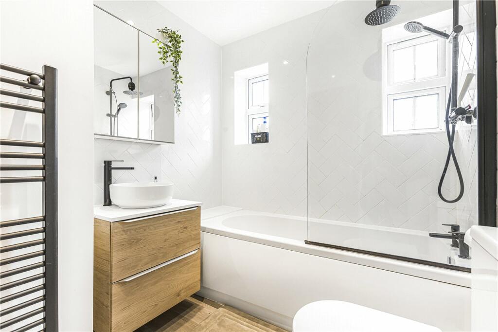 Additional image 20 of De Soissons Close, Welwyn Garden City, Hertfordshire, AL8