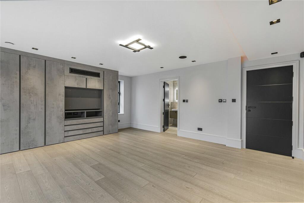 Additional image 33 of Brookmans Avenue, Brookmans Park, Hertfordshire, AL9