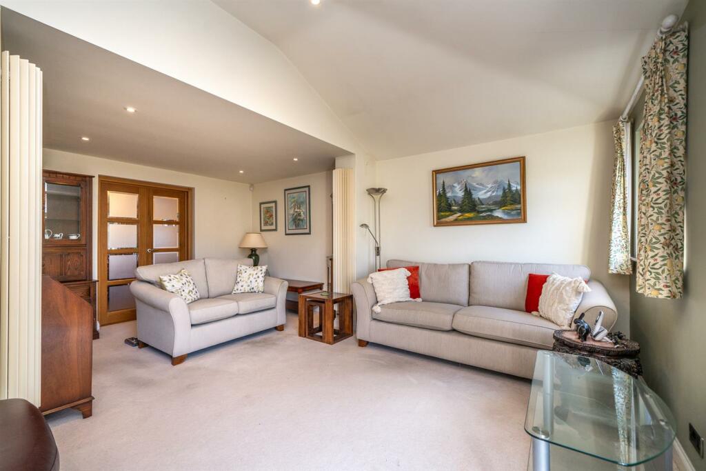 Additional image 25 of Fontmell Close, St. Albans