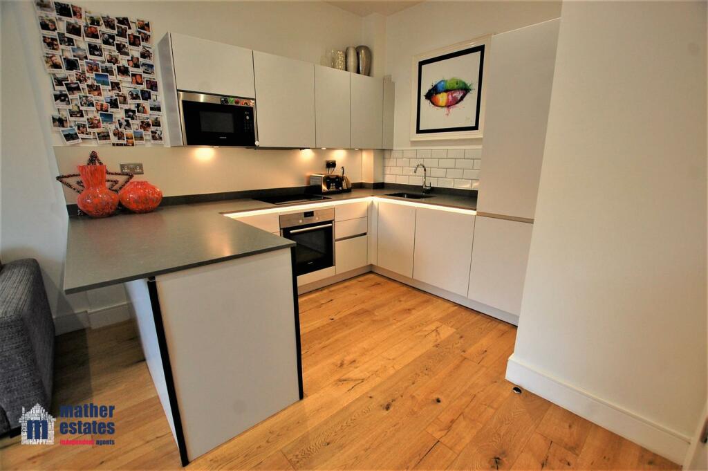 Additional image 13 of Great North Road, Hatfield