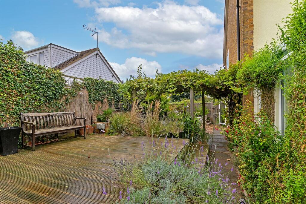 Additional image 27 of Roe Green Close, Hatfield