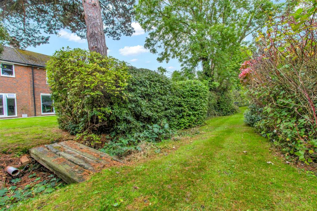 Additional image 21 of Ramsey Close, Brookmans Park, Herts