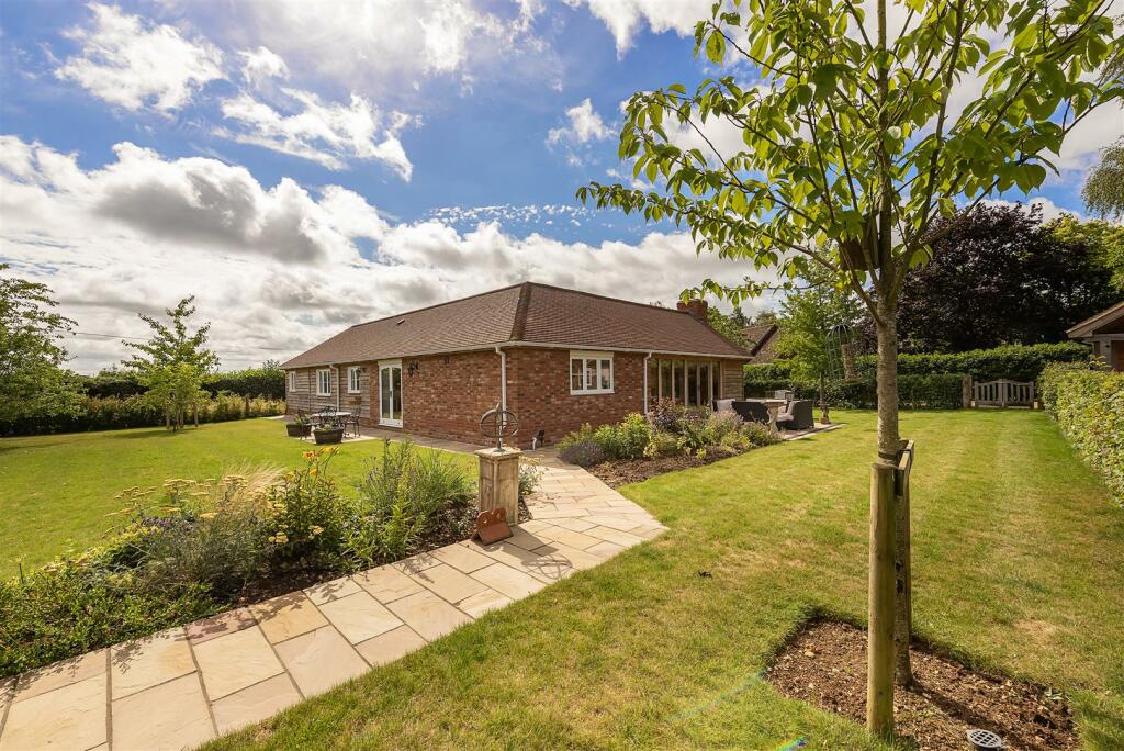 Additional image 8 of Mackerye End, Harpenden