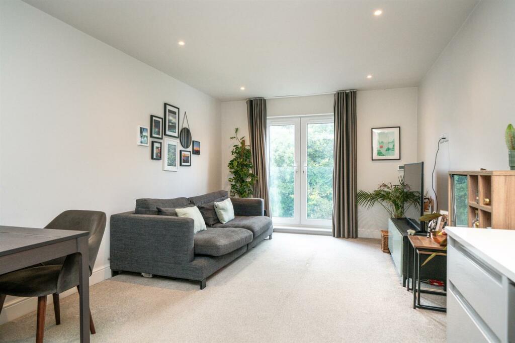 Additional image 19 of Woodland Court, Soothouse Spring, St. Albans