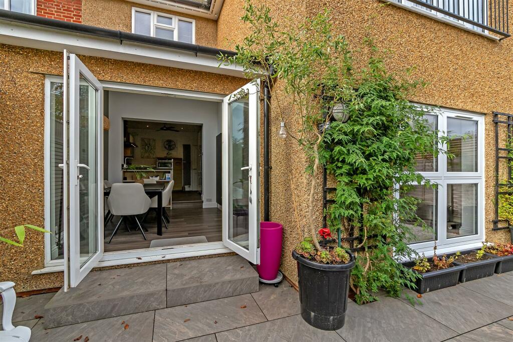 Additional image 21 of Longacres, St. Albans