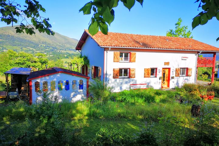 Primary image of 18 Route de Cihé, 64220 Uhart-Cize, France