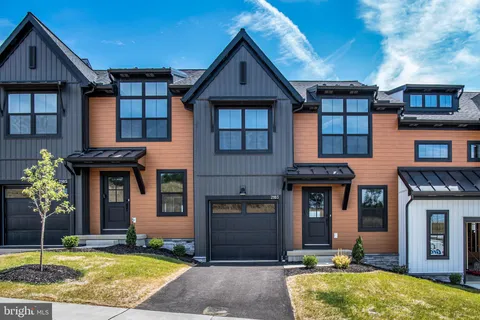 2103 S Autumn Chase Drive Unit 002-01, Mechanicsburg, PA 17055