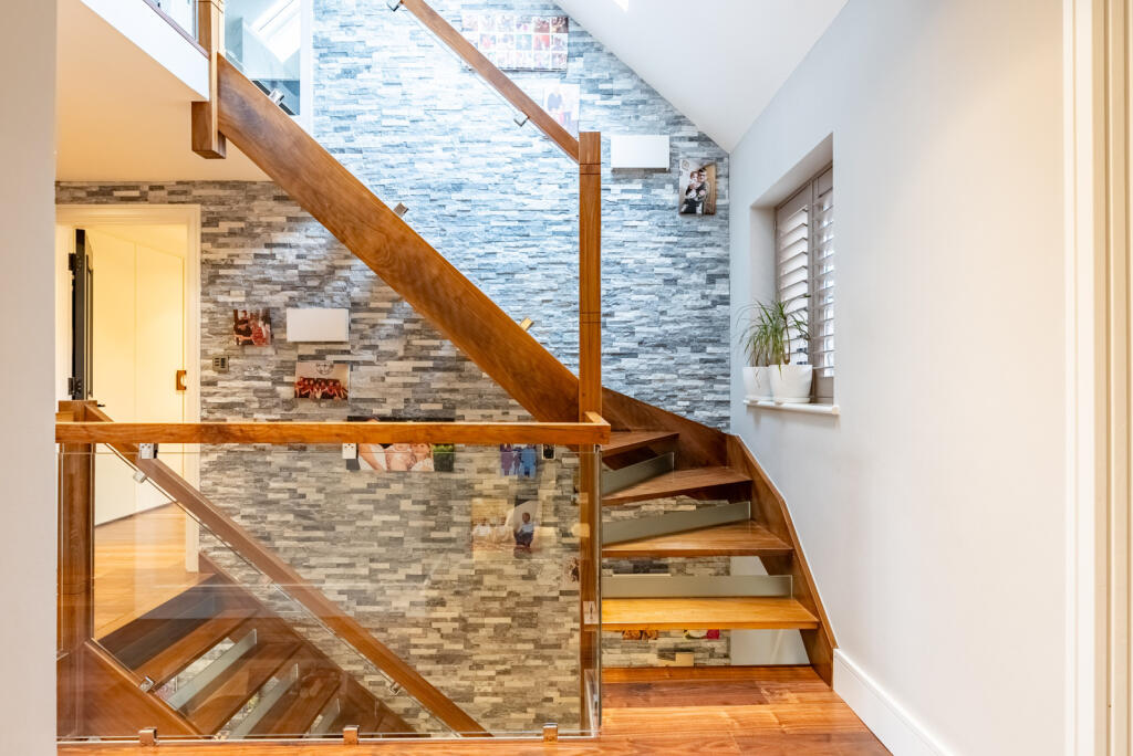 Additional image 13 of Nimrod Close, St. Albans, Hertfordshire, AL4