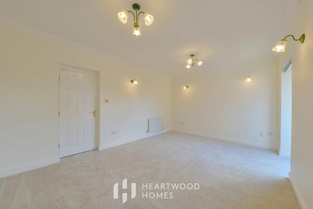 Additional image 6 of Town centre location