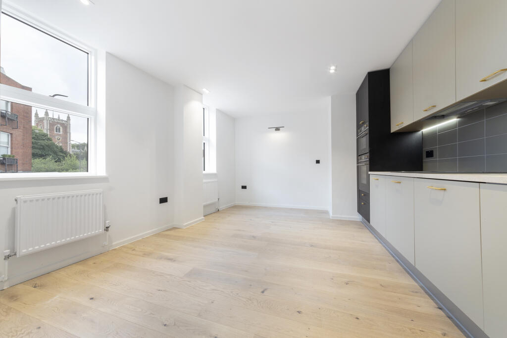 Catherine Street, St. Albans, Hertfordshire, AL3