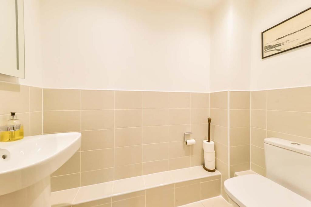 Additional image 10 of Eleanor House, 232 London Road, St Albans, Hertfordshire, AL1 1NR