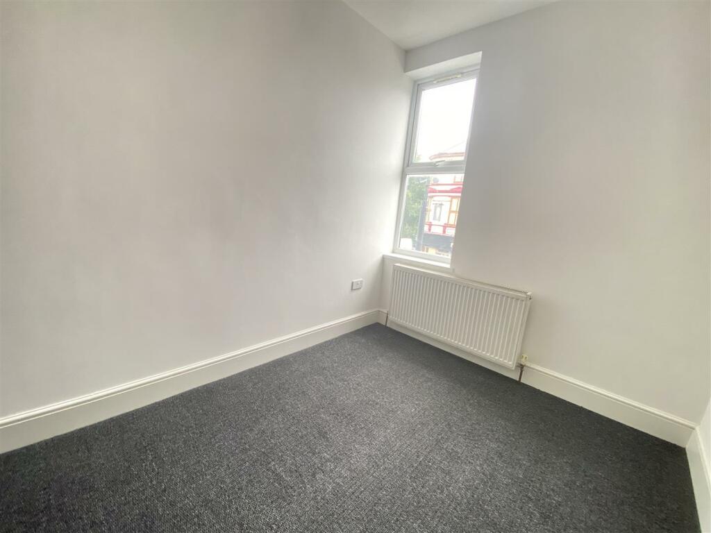 Additional image 5 of Midland Metropolitan University Hospital Five Bedroom for NHS