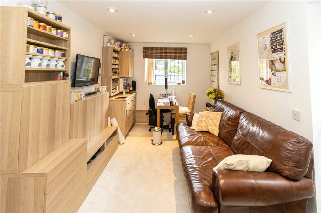 Additional image 11 of Magnolia Close, Park Street, St. Albans, Hertfordshire