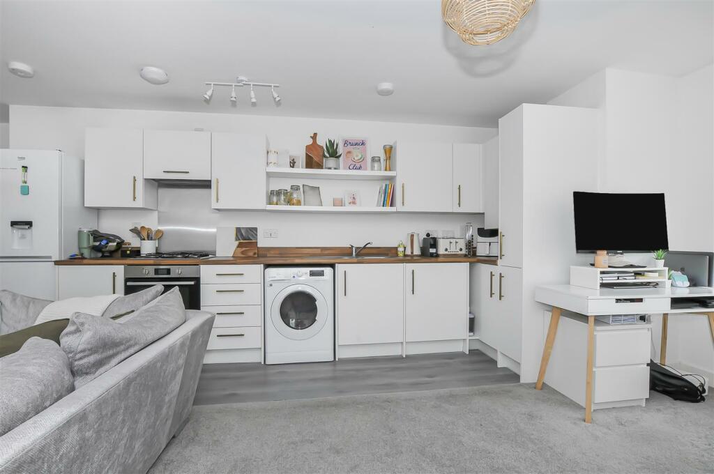 Additional image 5 of Redland Way, Bricket Wood, St Albans