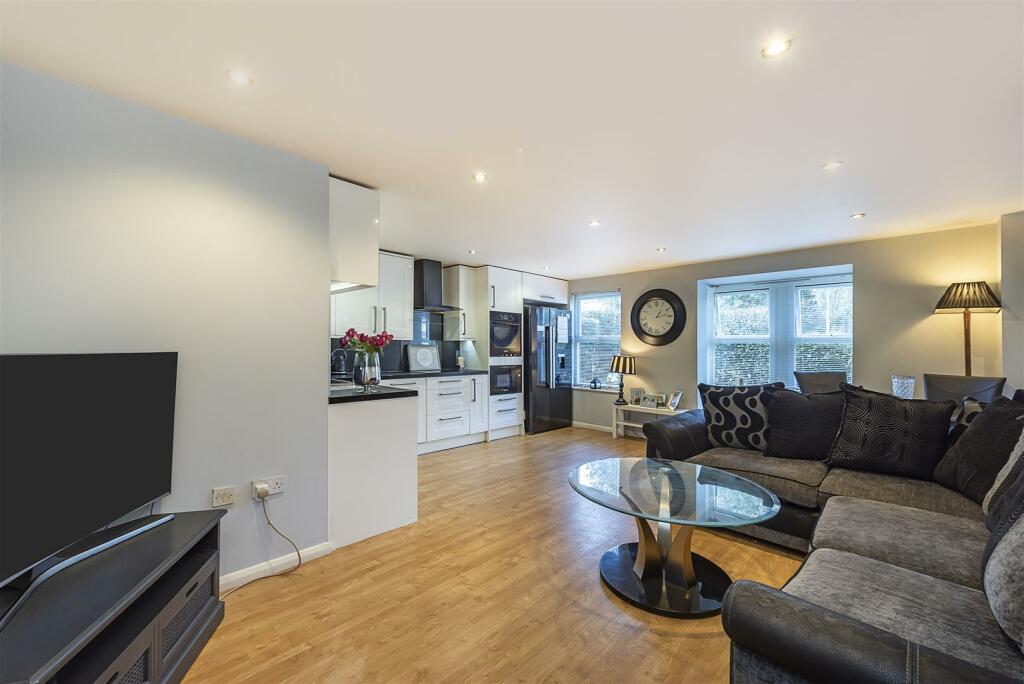 Additional image 2 of Stathams Court, Hemel Hempstead Road, Redbourn, Hertfordshire