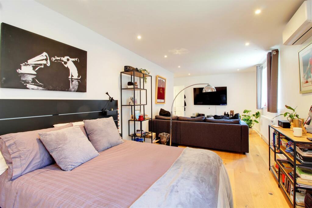 Additional image 42 of Dixons Hill Close, North Mymms