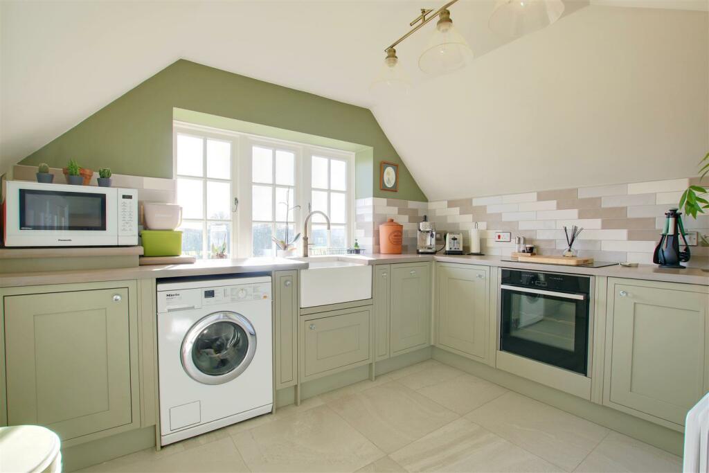 Additional image 4 of Holwell, Hatfield