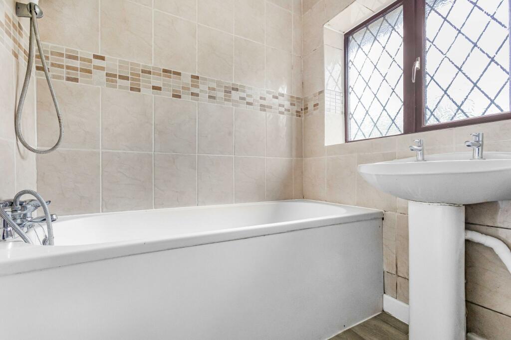 Additional image 10 of Woollam Crescent, St Albans, AL3