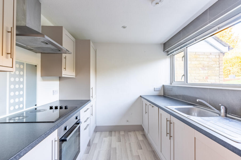 Additional image 6 of Willow Way, Harpenden, Herts, AL5