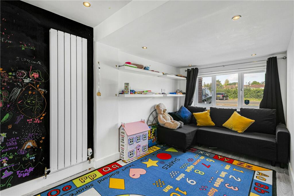 Additional image 9 of Becket Gardens, Welwyn, Hertfordshire, AL6