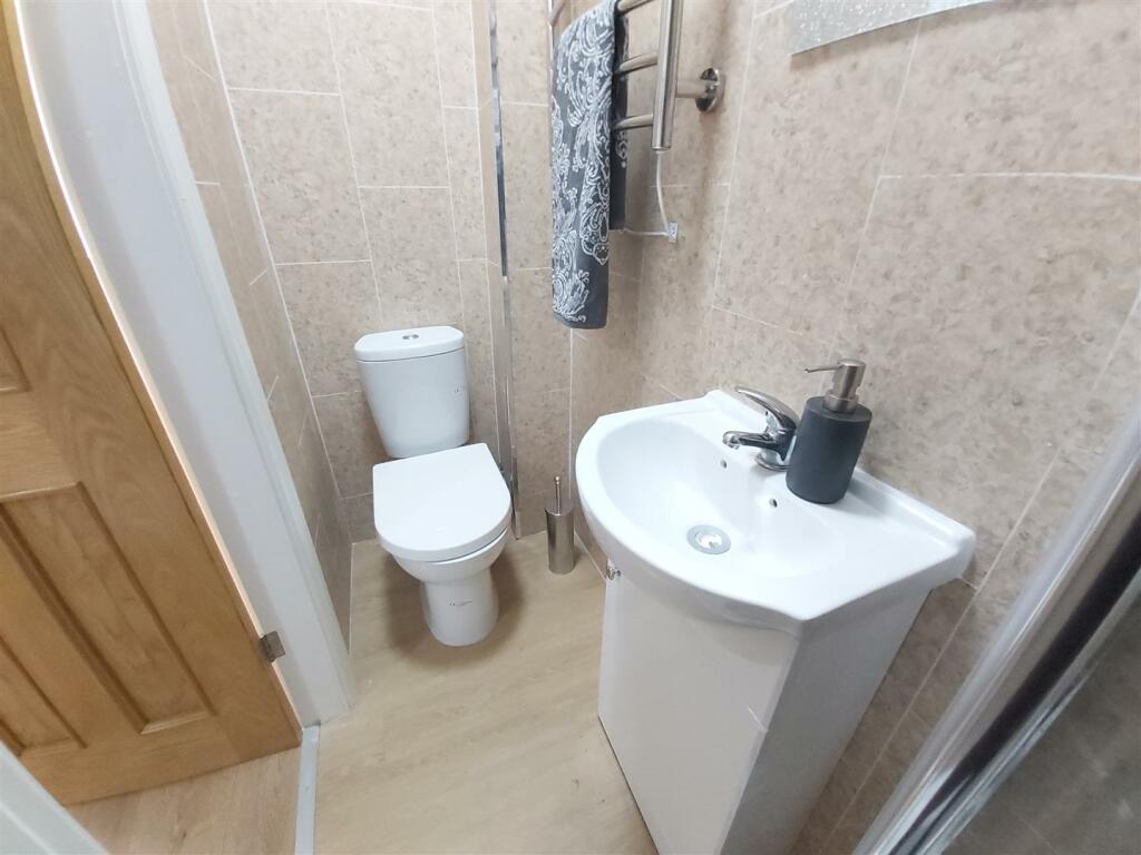 Additional image 6 of Dale road