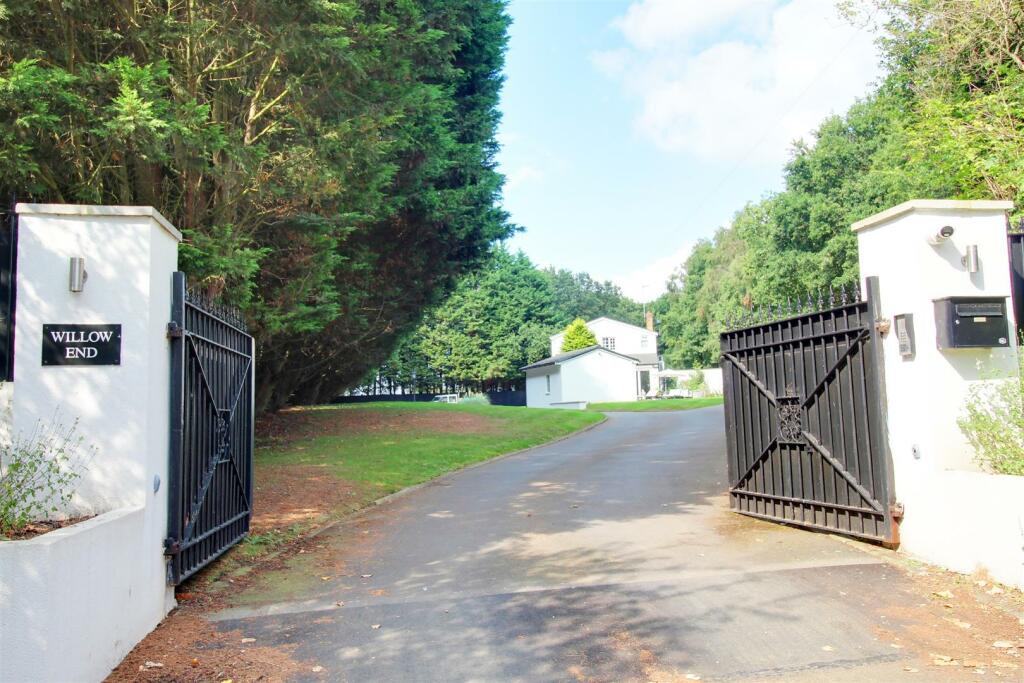 Additional image 47 of Dixons Hill Close, North Mymms