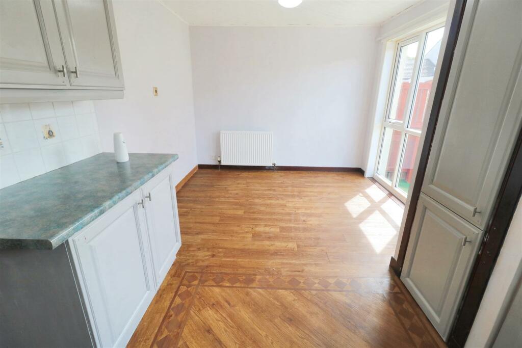 Additional image 5 of 75 Den Crescent, Keith