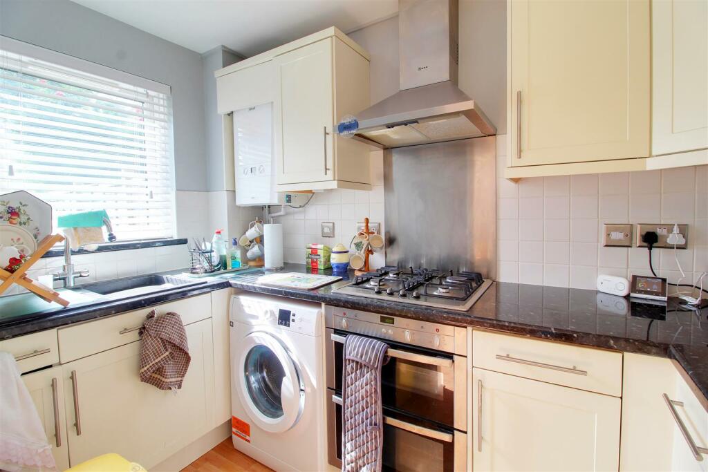 Additional image 5 of Vincenzo Close, Welham Green