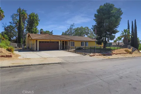 18786 Ravenwood Drive, Perris, CA 92570