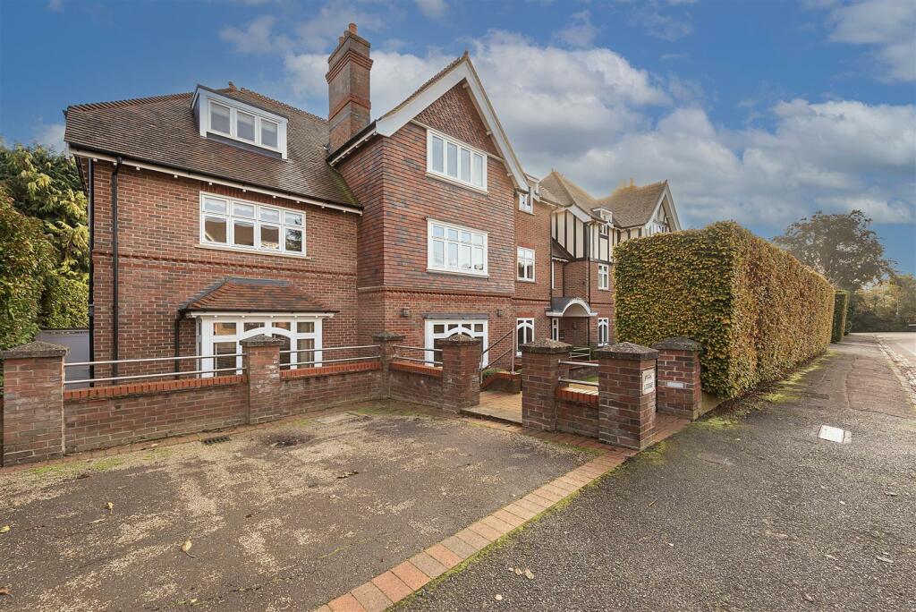 Additional image 11 of Avenue St. Nicholas, Harpenden