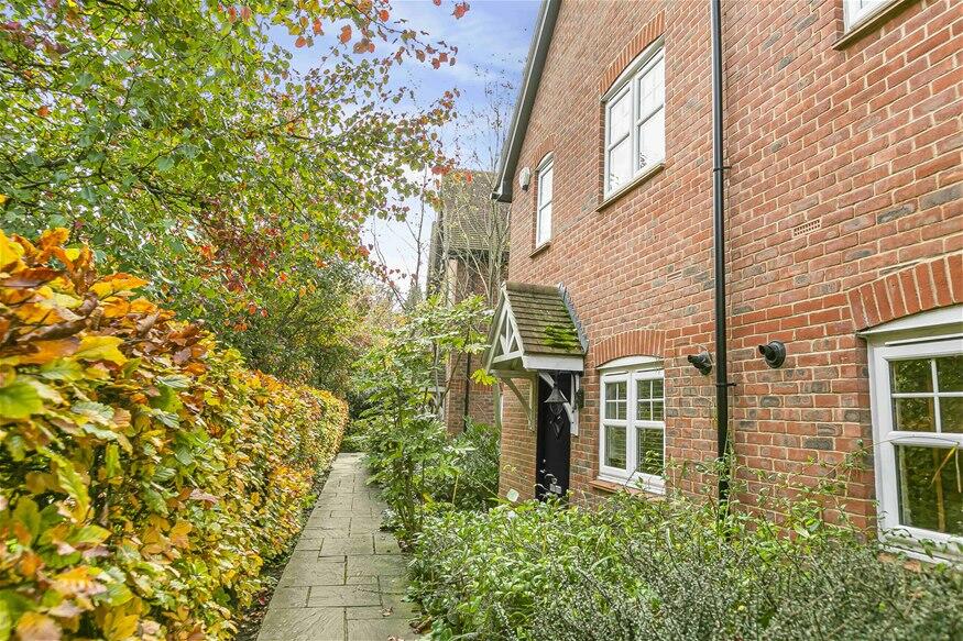 King Harry Lane, Harpenden, AL3