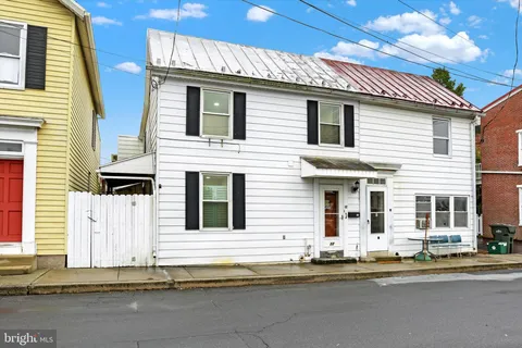 Primary image of 12 E Locust Street, Mechanicsburg, PA 17055