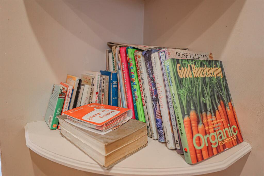 Additional image 13 of Collyer Road, London Colney, AL2