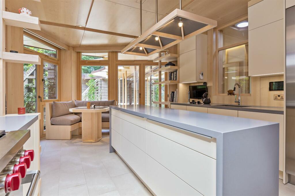 Additional image 10 of Pondwicks Close, St.Albans