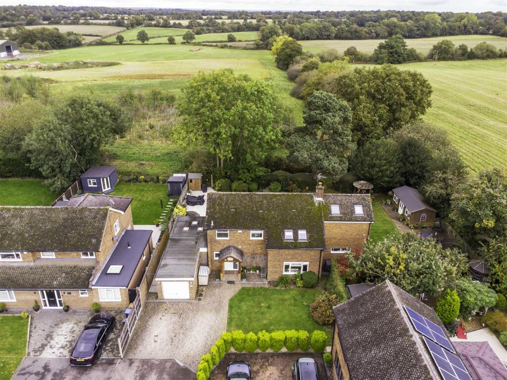 Additional image 8 of Ramsey Close, Brookmans Park, Herts