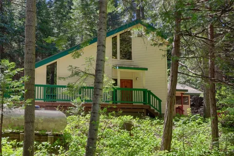 7743 Black Pine Way, Fish Camp, CA 93623